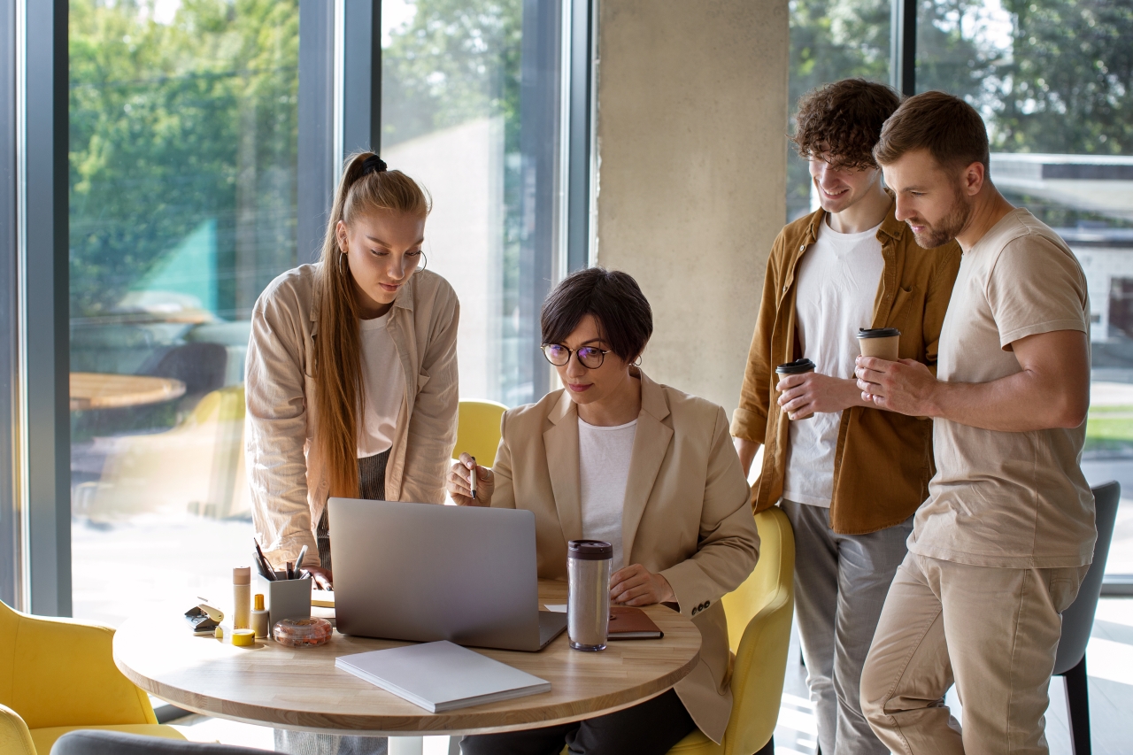 Business People 74_1_496.jpg